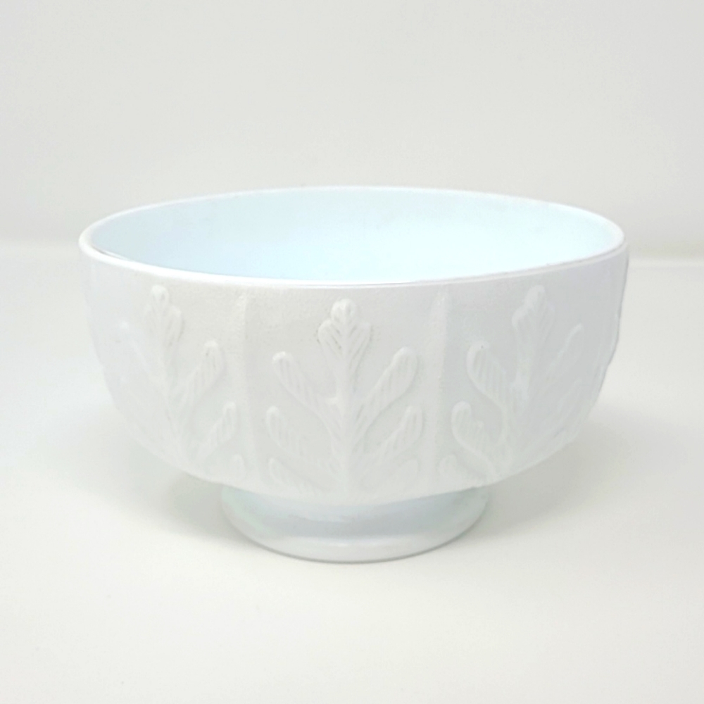 Vintage FTD 1975 white milk glass Oak‎ Leaf oval footed bowl compote planter